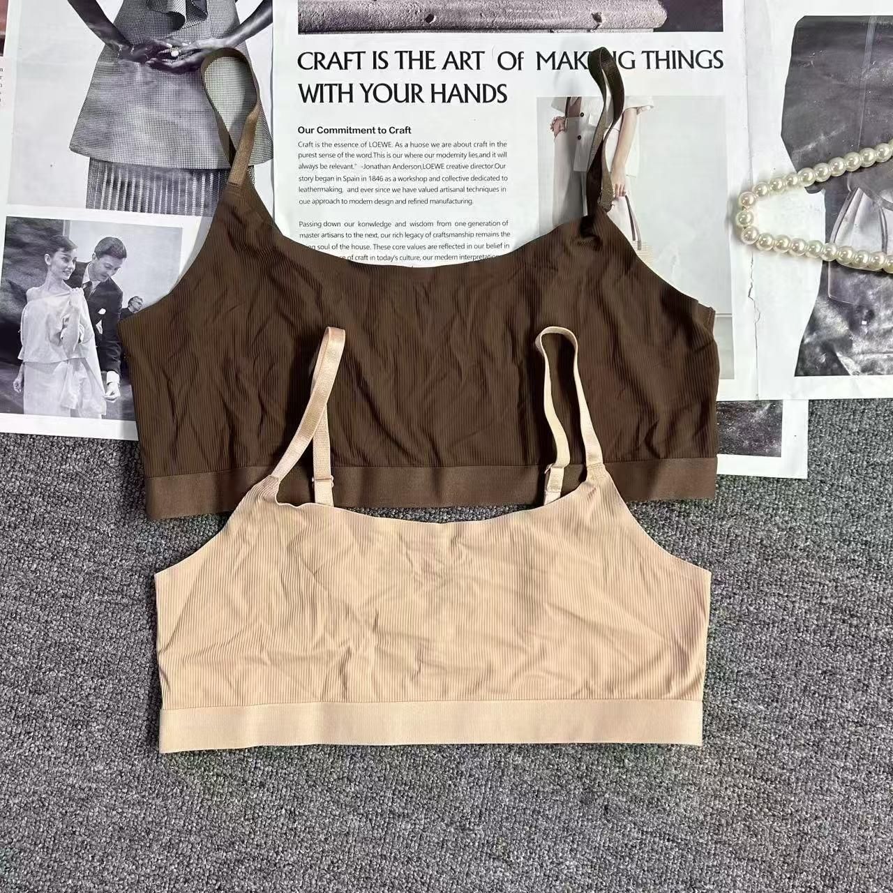 imgi_70_S82056c4faa454cc8844f76b90685b78aD